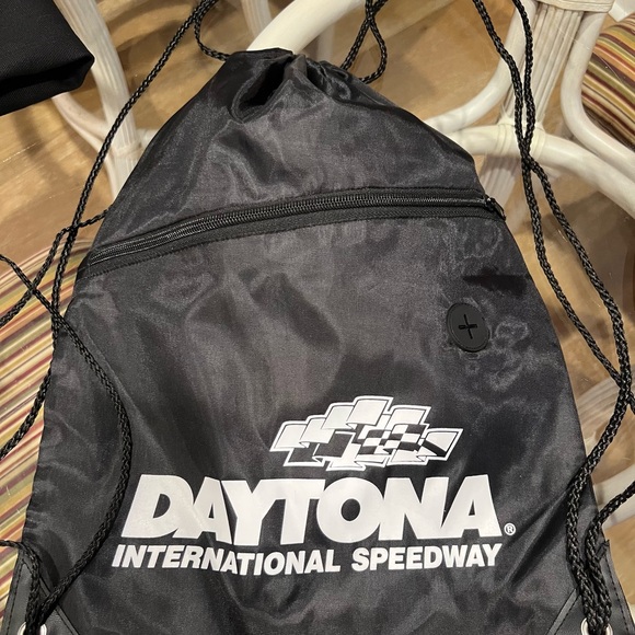 Daytona International Speedway Accessory Set with Cap and Bag - Picture 4 of 10